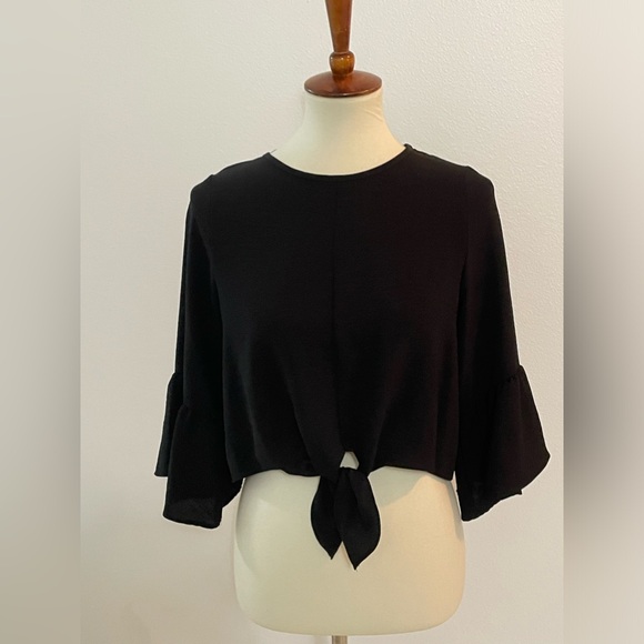 Newbury Kustom Tops - Newbury Kustom Black Tie Size Small Blouse‎